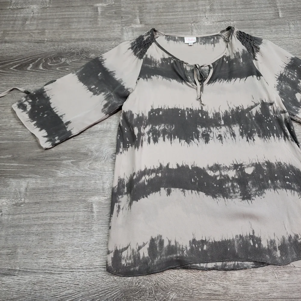 PARKER Silk Beige Green Short Sleeve Top Keyhole Blouse Size Large - Picture 2 of 12